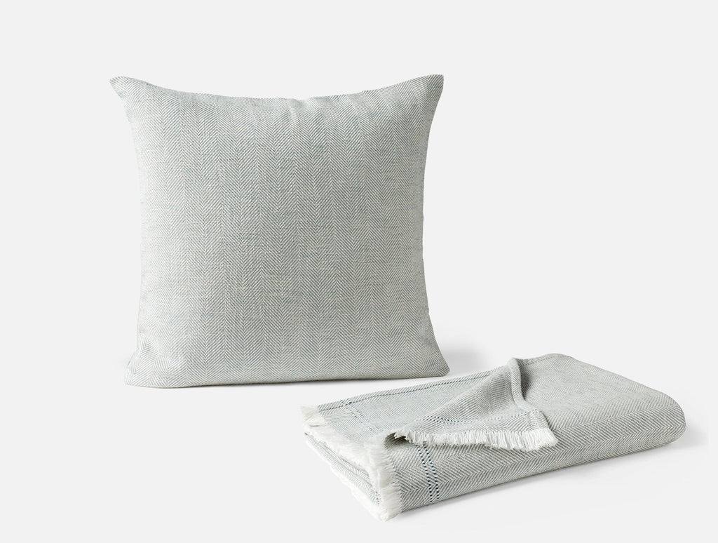 Organic Throw and Decorative Pillow Cover Set by Sonfan