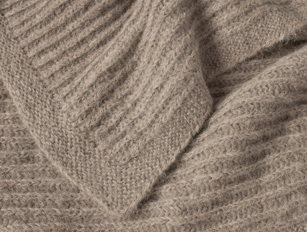 Alpaca Knit Throw Blanket by Sonfan