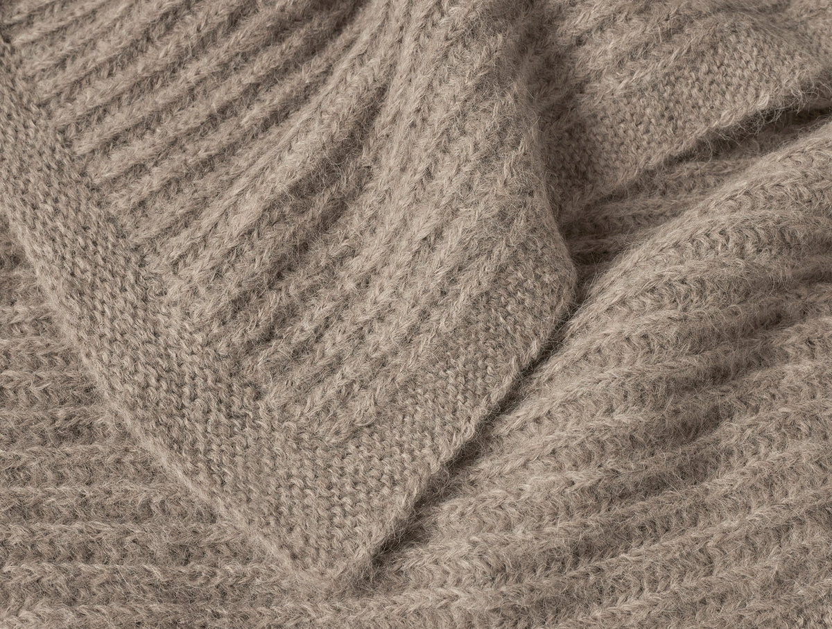 Alpaca Knit Throw Blanket by Sonfan