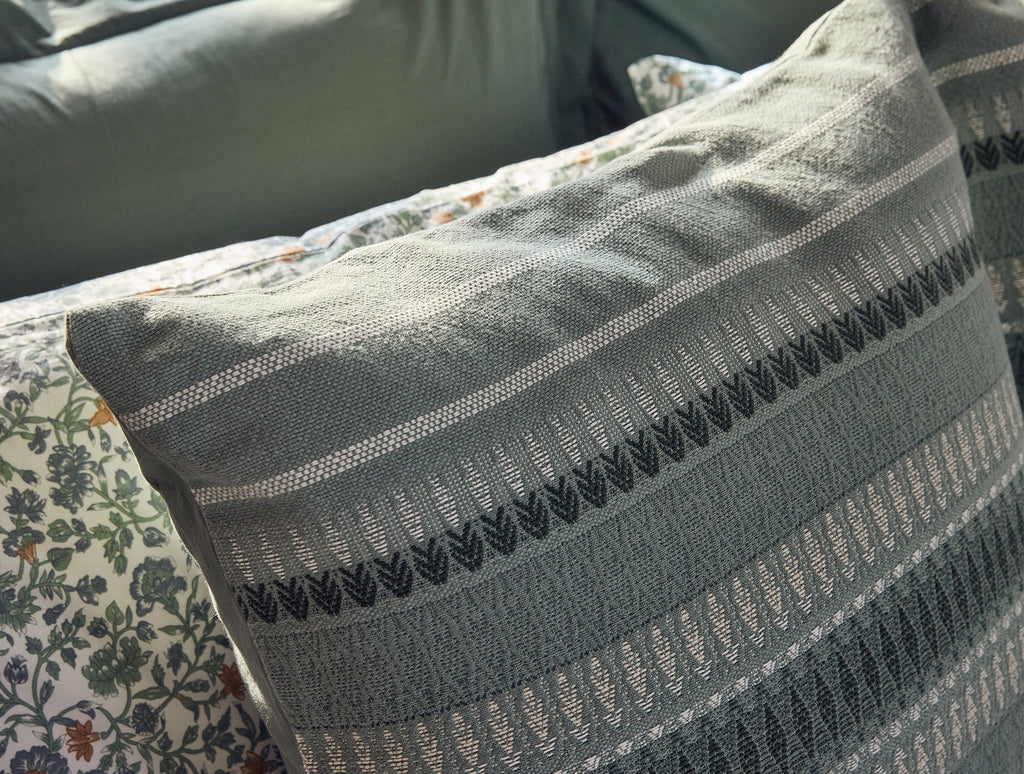 Decorative Organic Pillow Cover and Insert Set Sonfan