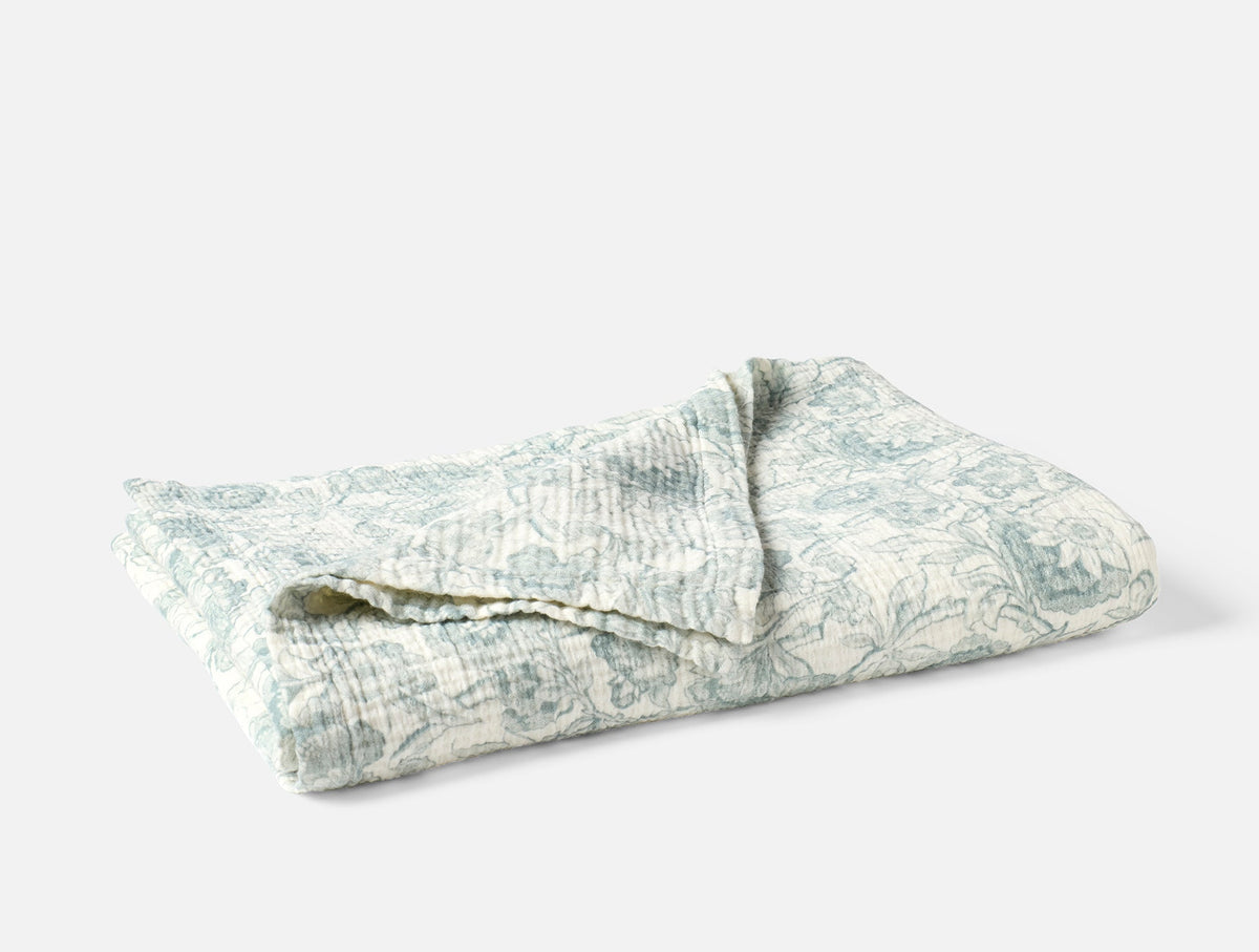 Organic Matelasse Print Throw by Sonfan