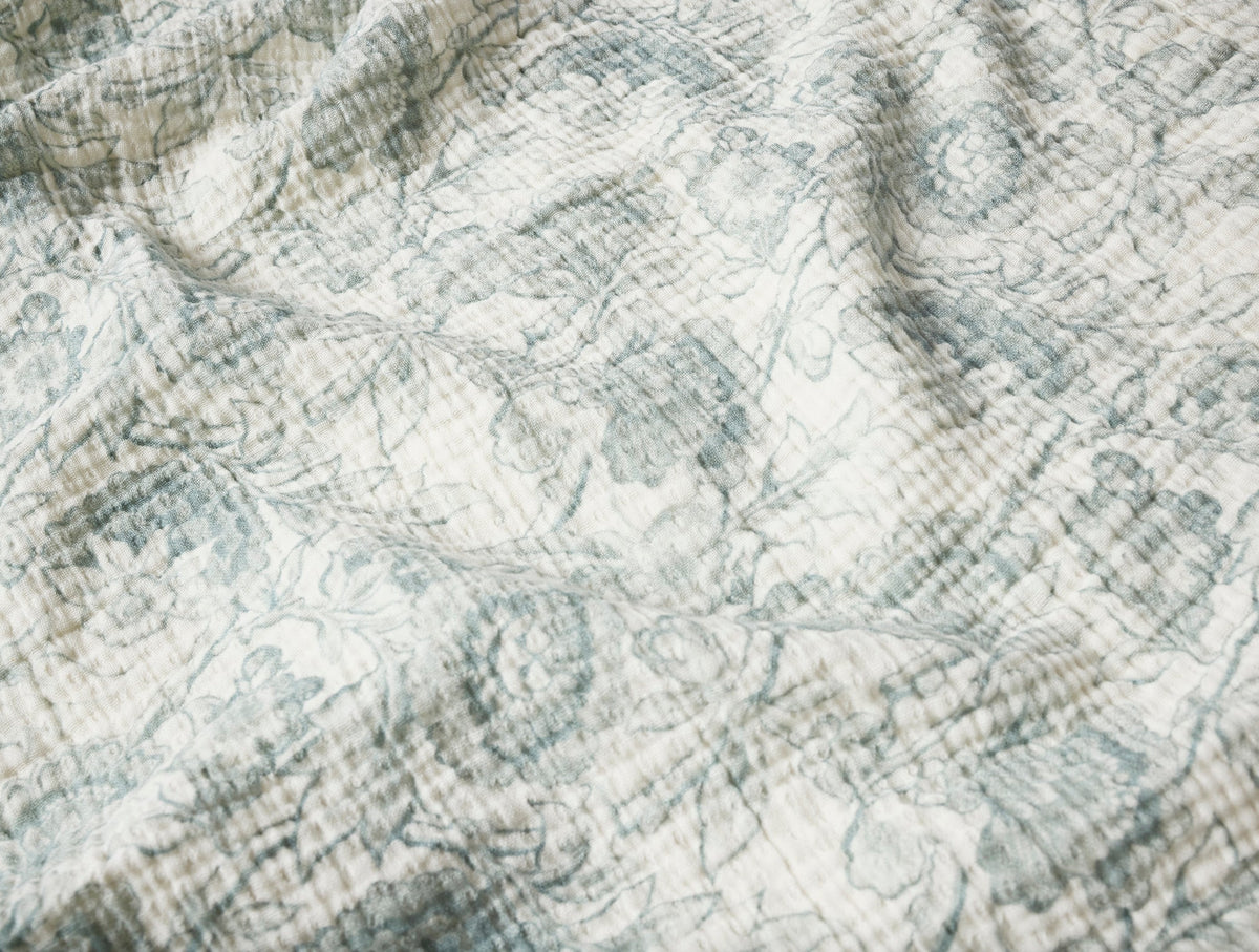 Organic Matelasse Print Throw by Sonfan